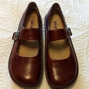 Alegria leather shoes by pg lite.